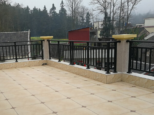 哪里可以定制陽臺護(hù)欄？