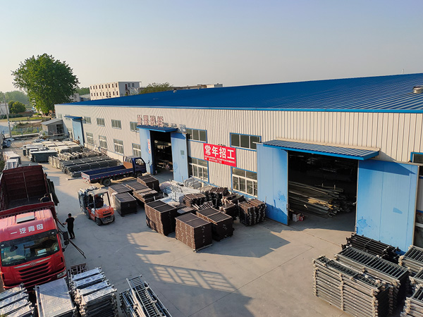 金用護(hù)欄期待著中國(guó)的經(jīng)濟(jì)復(fù)蘇，為護(hù)欄行業(yè)加油助力！