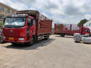 金用護欄2020年8月4日鋁合金百葉窗裝車發貨！