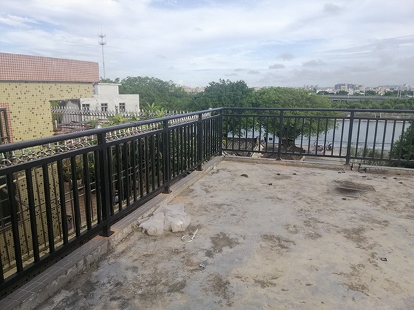 陽臺護欄定制定做注意事項