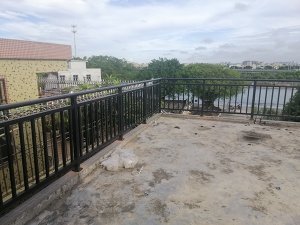 陽臺護(hù)欄定制定做注意事項