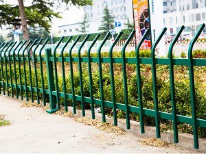 選擇鋅鋼柵欄廠家，這三點(diǎn)很重要！