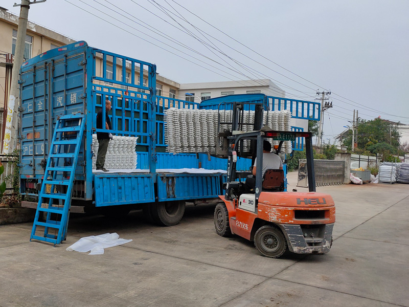 金用護(hù)欄2020年9月22日鋅鋼草坪護(hù)欄發(fā)貨！