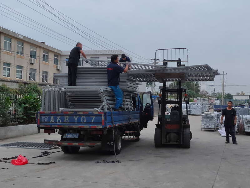 金用護欄2020年9月24日鋅鋼百葉窗發貨！