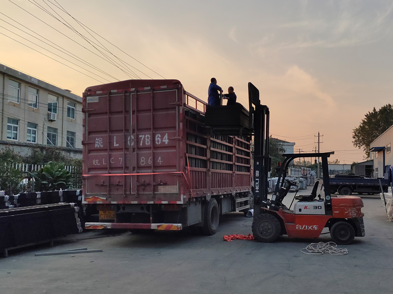 金用護欄2020年10月20日鋅鋼百葉窗發(fā)貨！