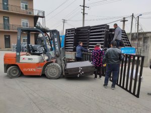 金用護欄2020年12月1日鋅鋼百葉窗發貨！