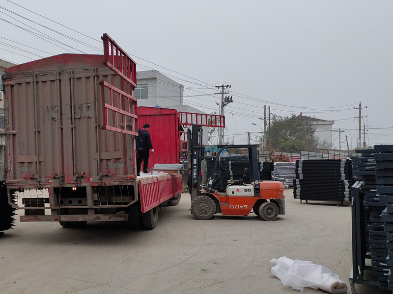  金用護(hù)欄2020年12月10日鋅鋼陽(yáng)臺(tái)護(hù)欄發(fā)貨！