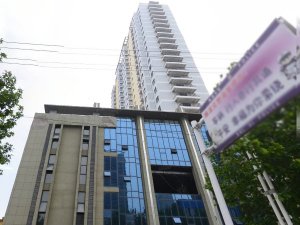 淮北濉溪萬潤東方銀座小區(qū)百葉窗、樓梯扶手定制