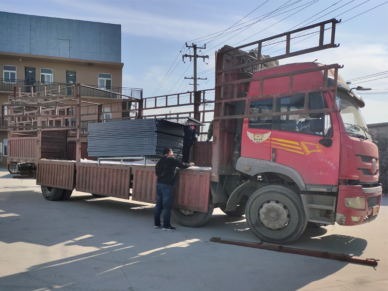 金用護欄2021年1月14日鋅鋼百葉窗發貨！