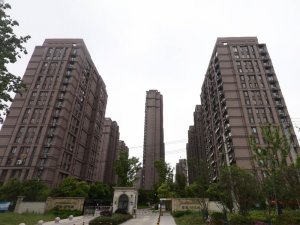 合肥高速時代城小區(qū)空調(diào)護(hù)欄、樓梯扶手定制