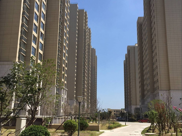 淮北桓湖花園小區(qū)鋅鋼陽臺護(hù)欄、鋅鋼百葉窗定制