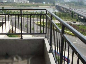 陽臺(tái)護(hù)欄哪家便宜？