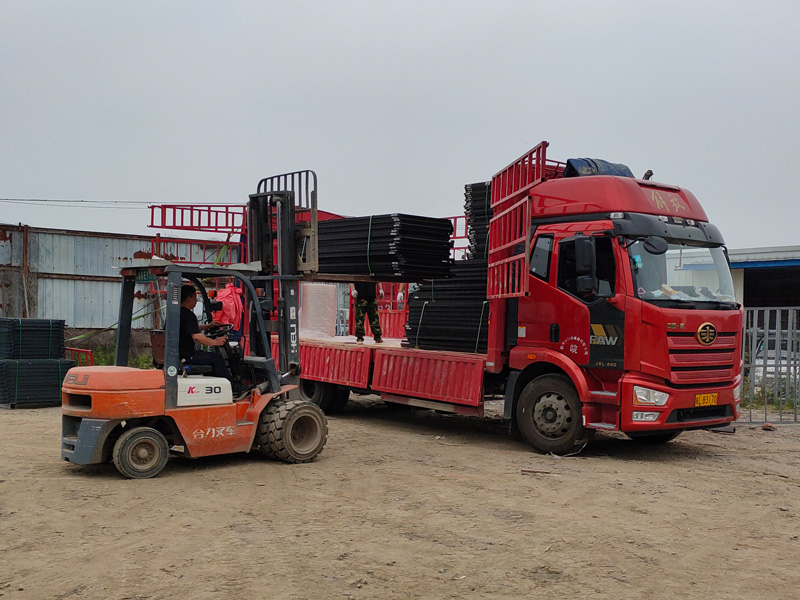 金用護欄2021年5月13日鋅鋼百葉窗發貨！