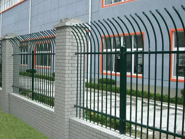圍墻護(hù)欄采購技巧