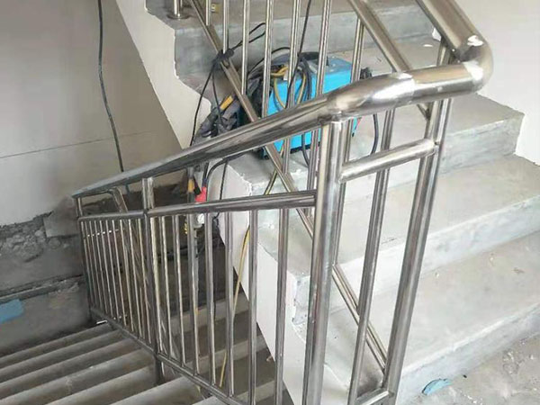 樓梯護欄圖片大全