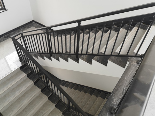 樓梯護欄多少錢一米？