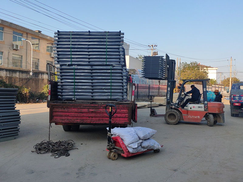 金用護欄2021年12月2日鋁合金陽臺護欄發貨！