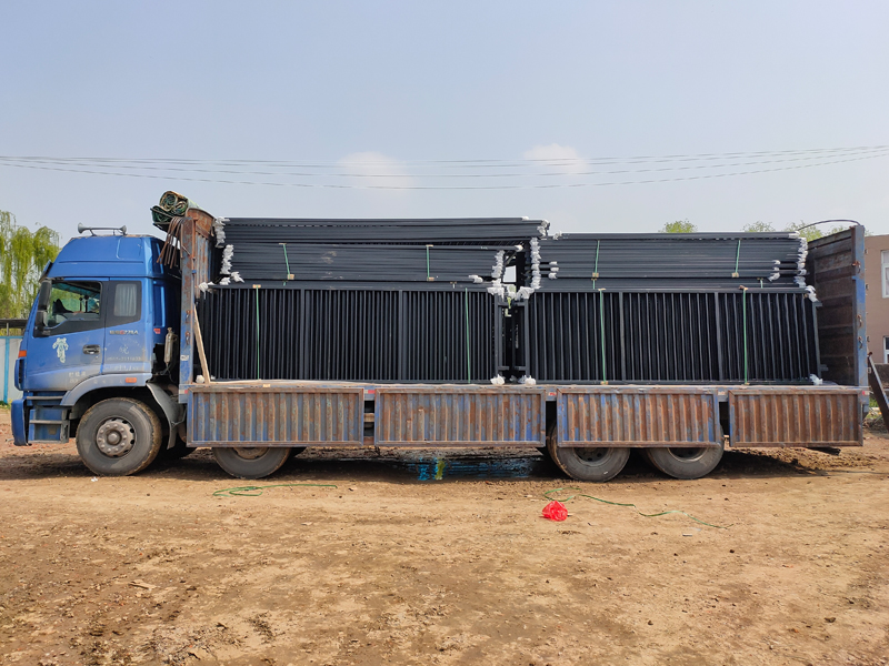 金用護(hù)欄2022年3月28日鋅鋼圍墻護(hù)欄裝車(chē)發(fā)貨！