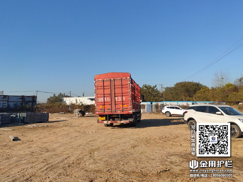 2023年11月28日鋅鋼百葉窗裝車發貨！