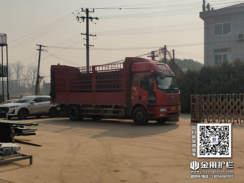 2023年12月28日鋅鋼圍墻護欄裝車發貨！