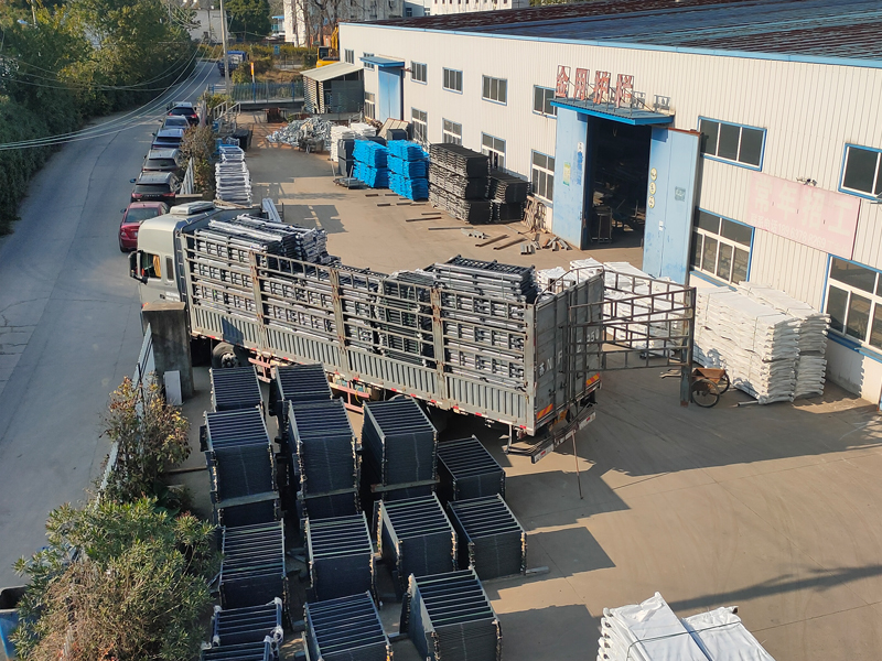 2024年11月12日鋅鋼連廊欄桿裝車發貨！