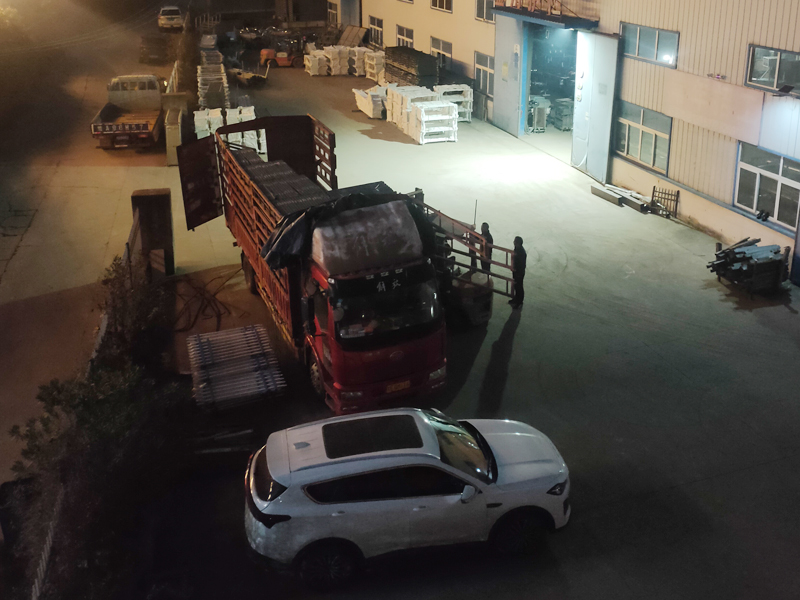 2024年11月22日鋅鋼百葉窗裝車發(fā)貨！