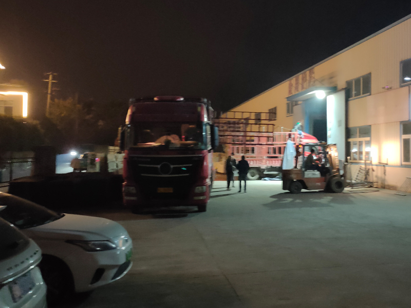 2024年12月6日鋅鋼百葉窗裝車發貨！