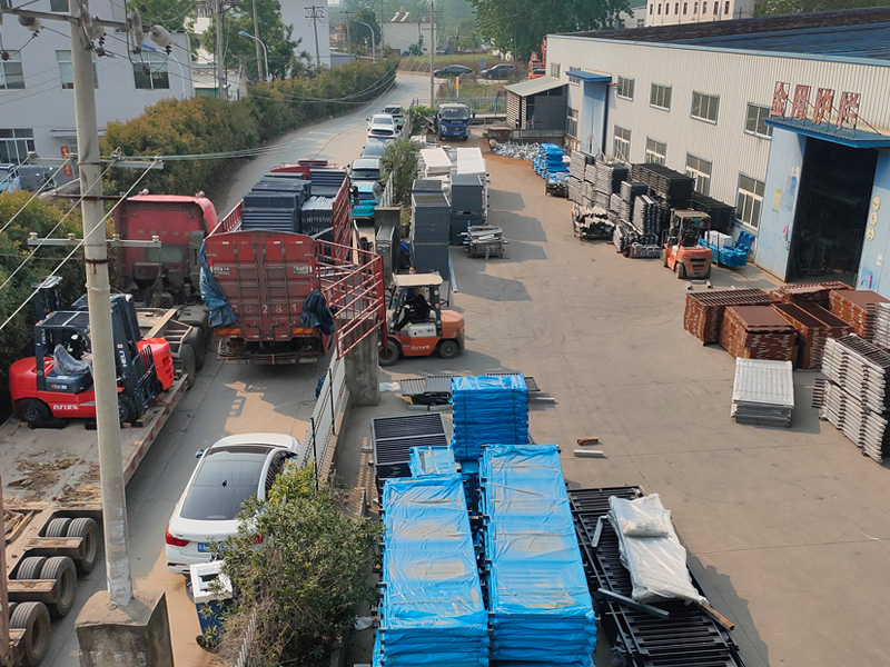 2025年4月28日鋅鋼百葉窗裝車發貨！