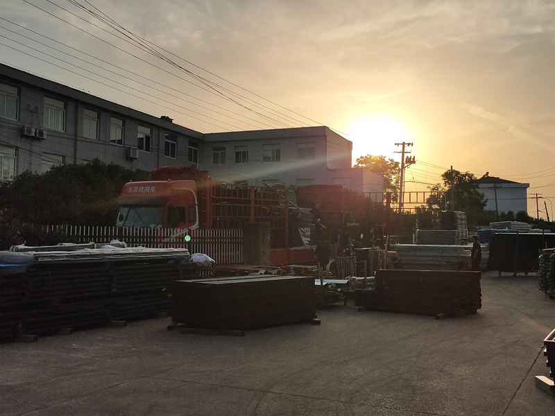 2025年5月26日鋁合金百葉窗裝車發貨！