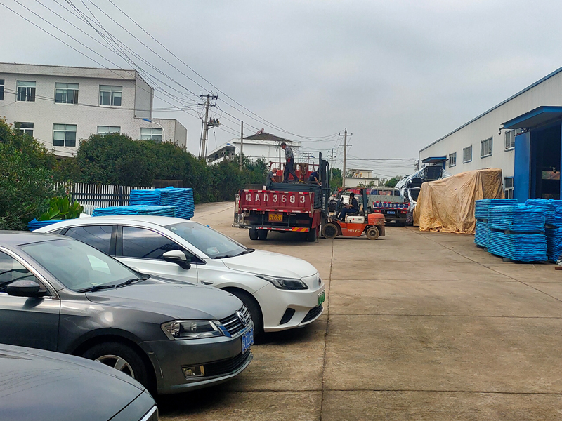 2025年10月19日鋅鋼圍墻護欄裝車發貨！